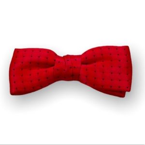 Red dotted clip on bow tie
